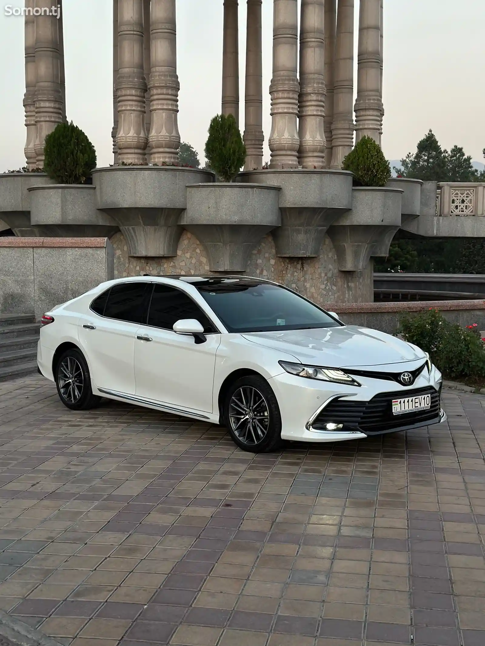 Toyota Camry, 2023-3