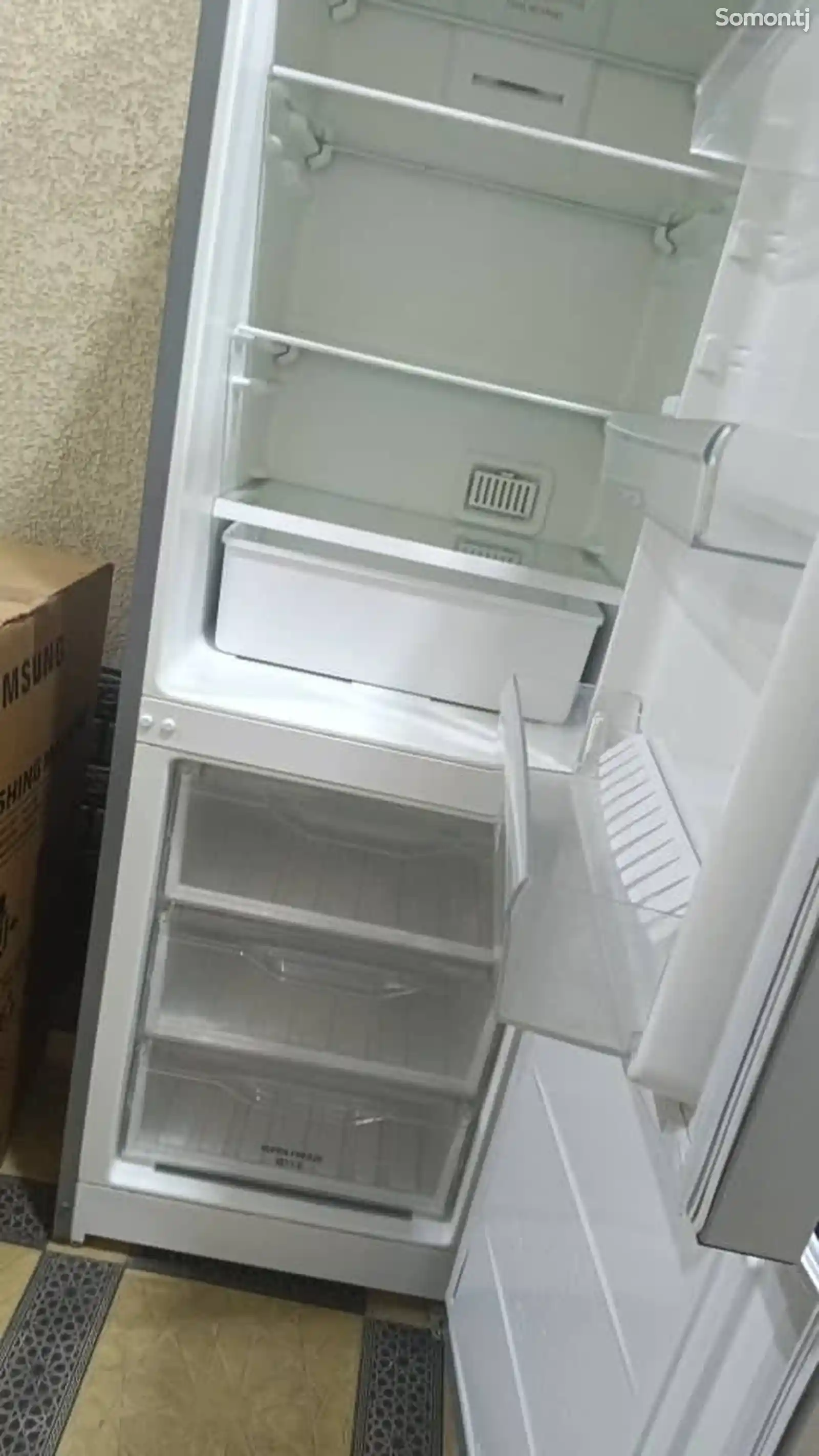 Холодильник indezit-2