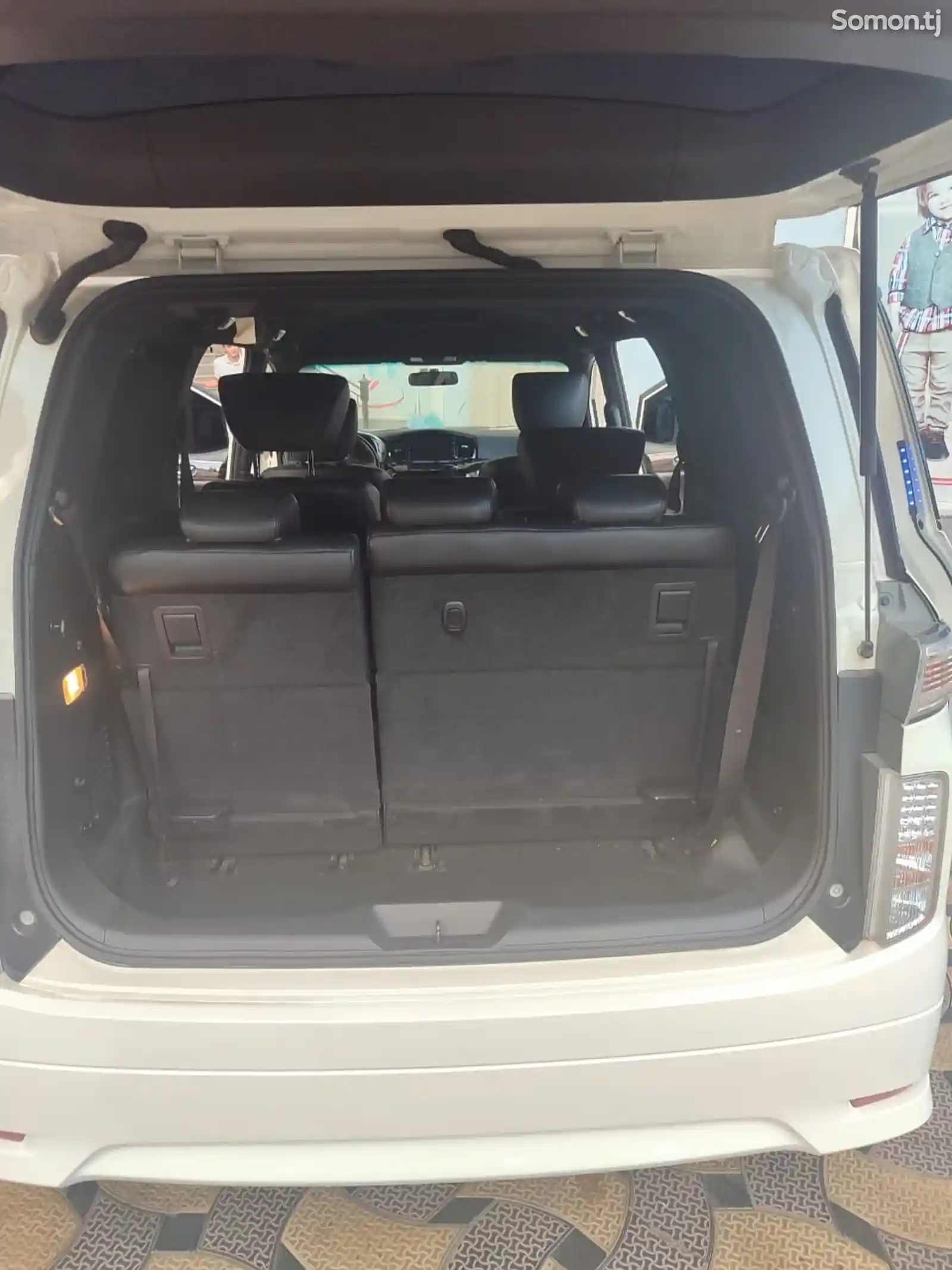 Nissan Elgrand, 2015-6