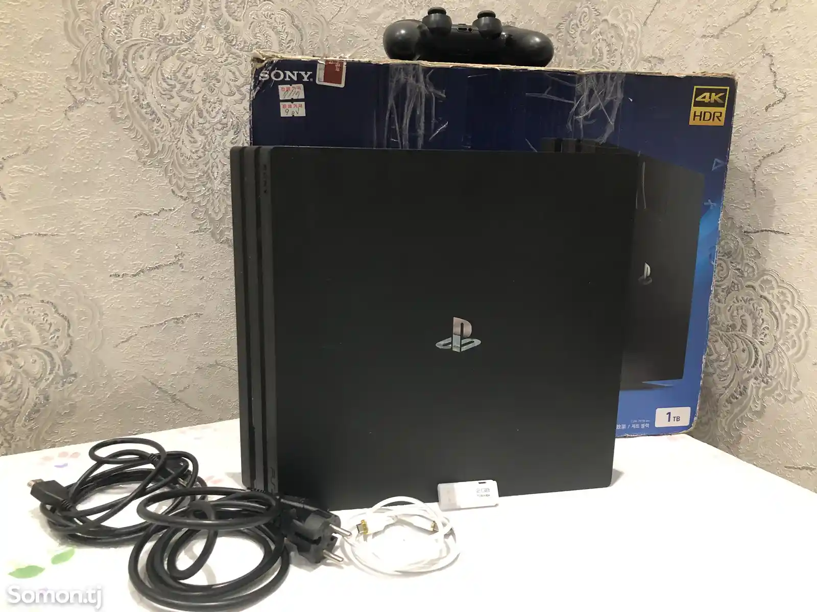 Игровая приставка Sony PlayStation 4 Pro-1