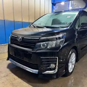 Toyota Voxy, 2014