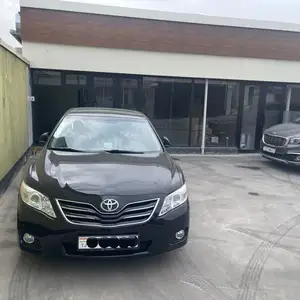 Toyota Camry, 2011