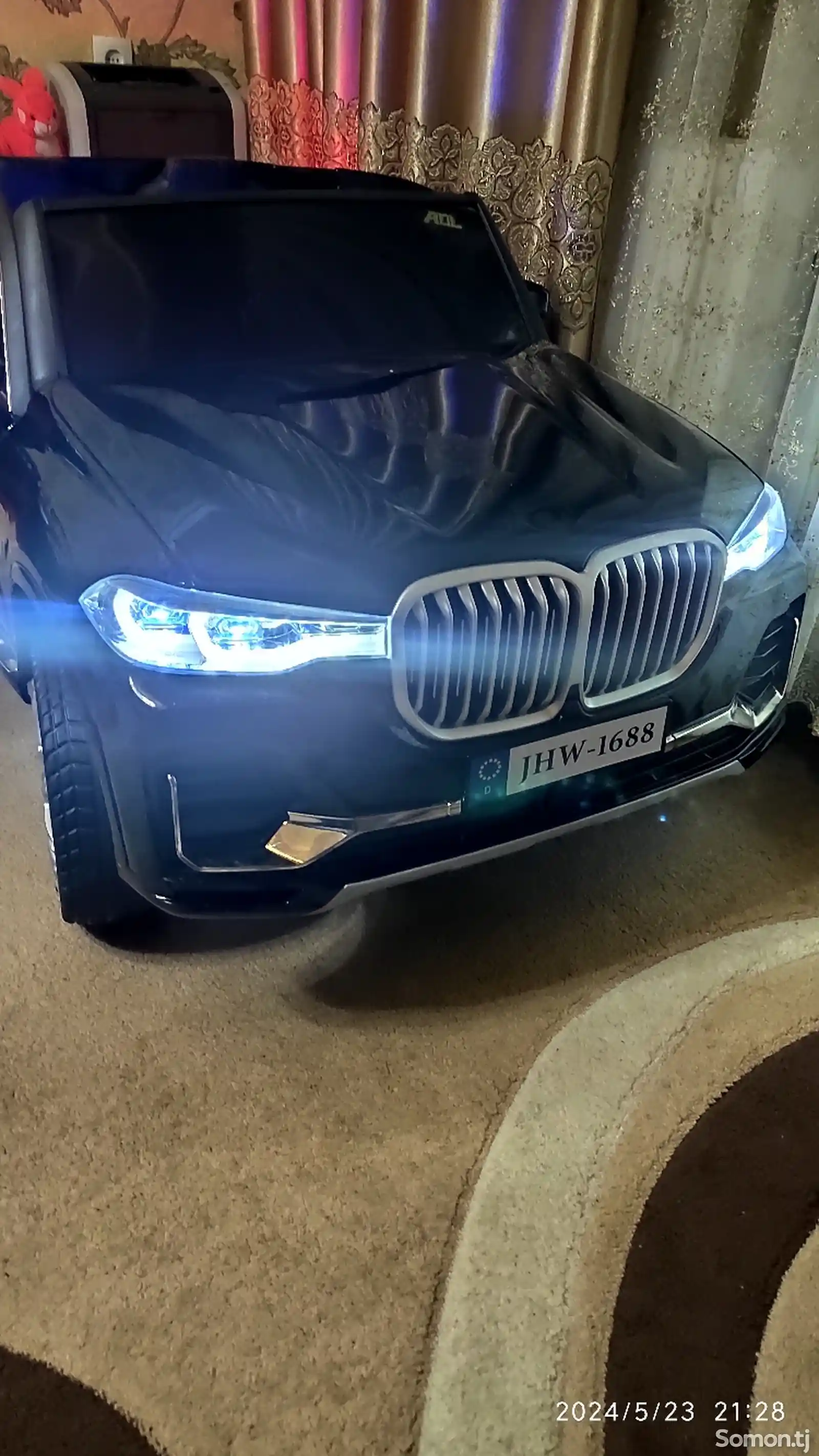 Машина BMW-2