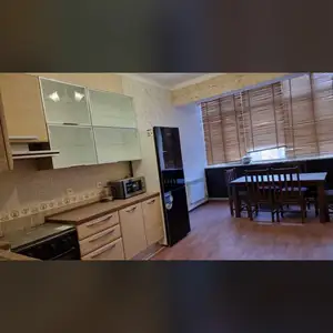 2-комн. квартира, 3 этаж, 85м², Сино