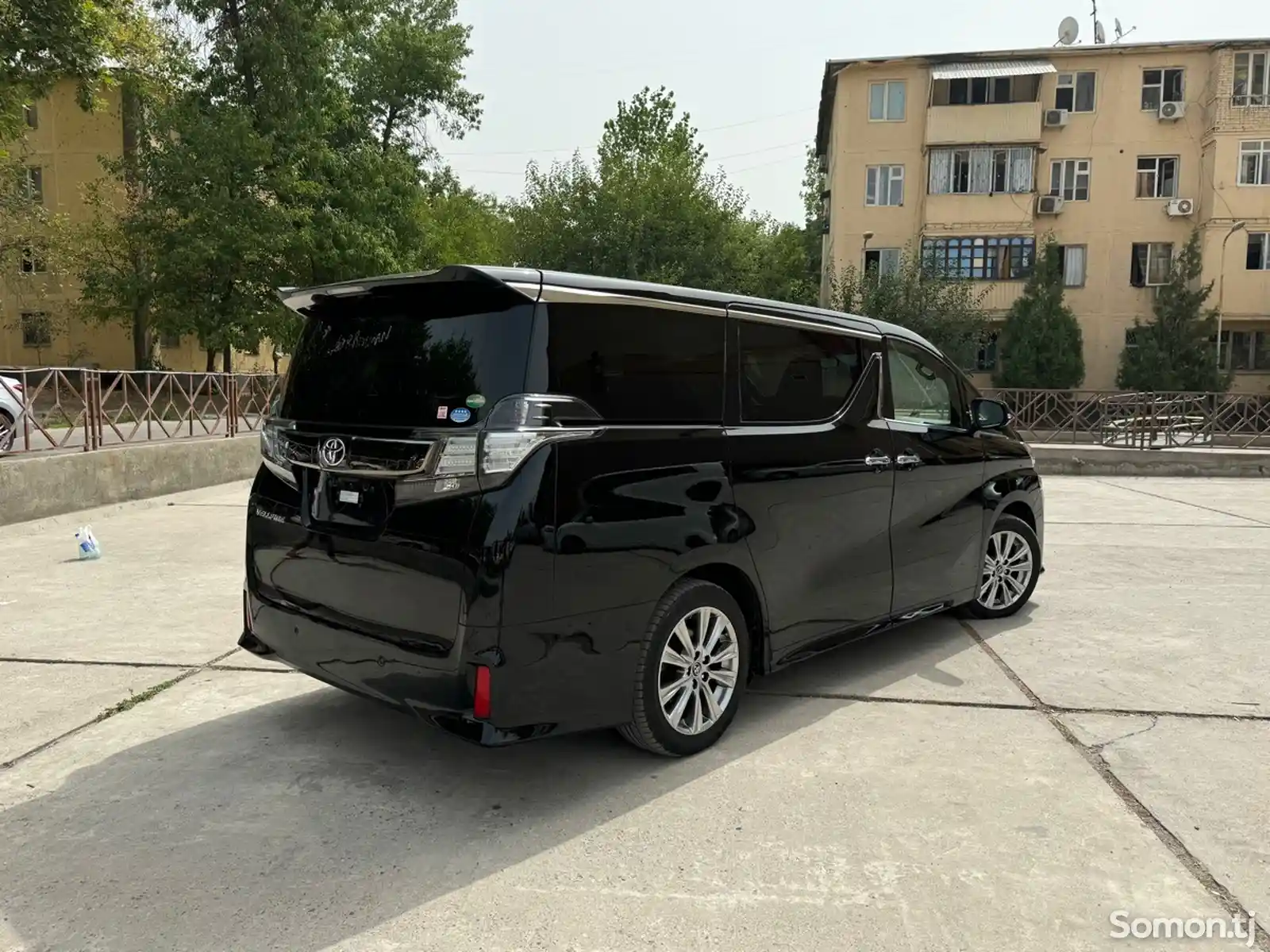 Toyota Vellfire, 2016-8