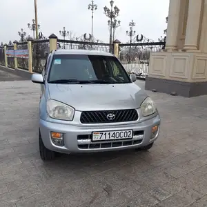 Toyota RAV 4, 2004