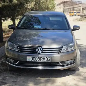 Volkswagen Passat, 2011