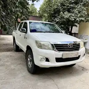 Toyota Hilux, 2013