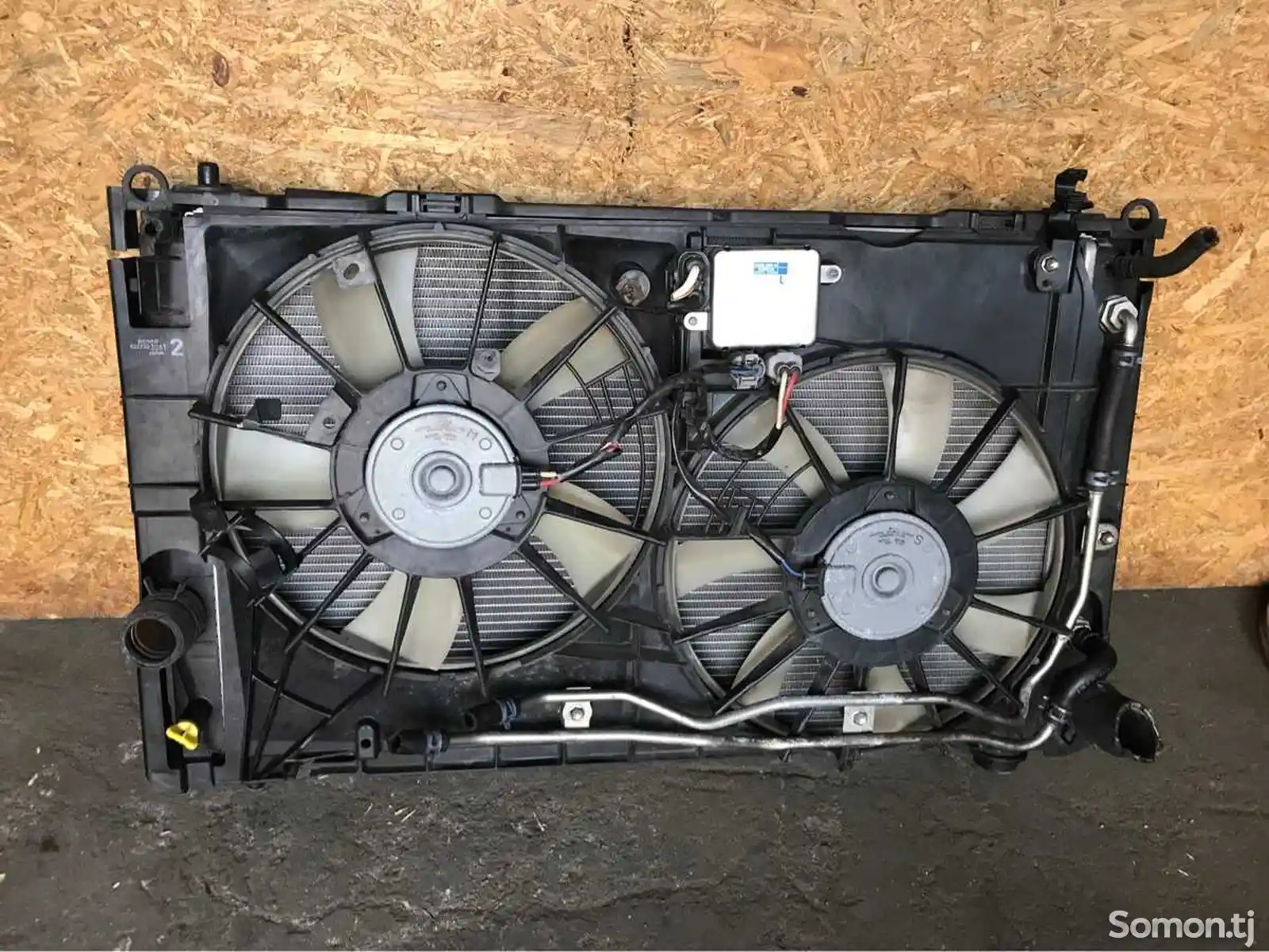 Вентилятор охлаждения двигателя Toyota Estima-1