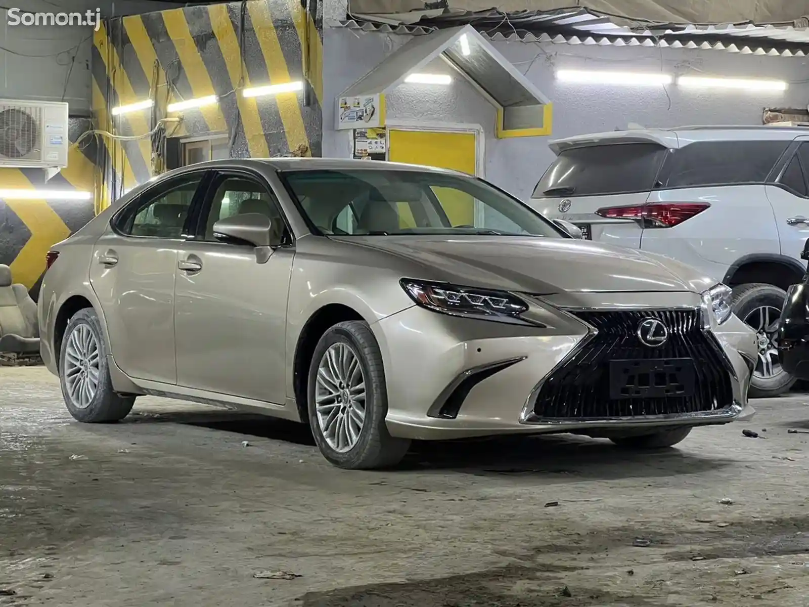 Lexus ES series, 2014-1