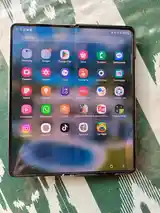 Samsung Galaxy Z Fold 4-2