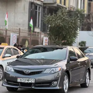 Toyota Camry, 2014