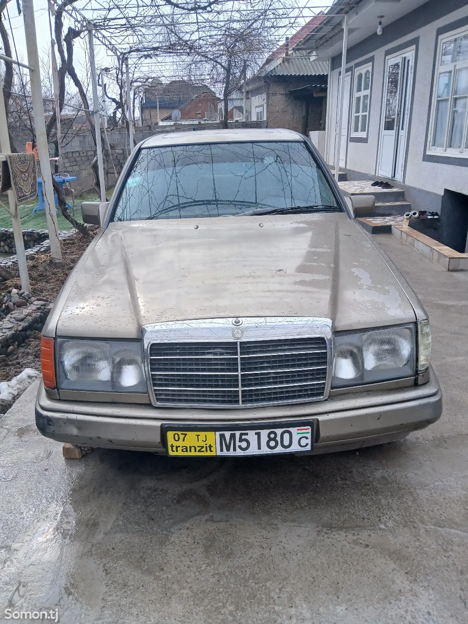 Mercedes-Benz W124, 1988-1