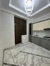 2-комн. квартира, 11 этаж, 50м², 19 мкр, Амид-4