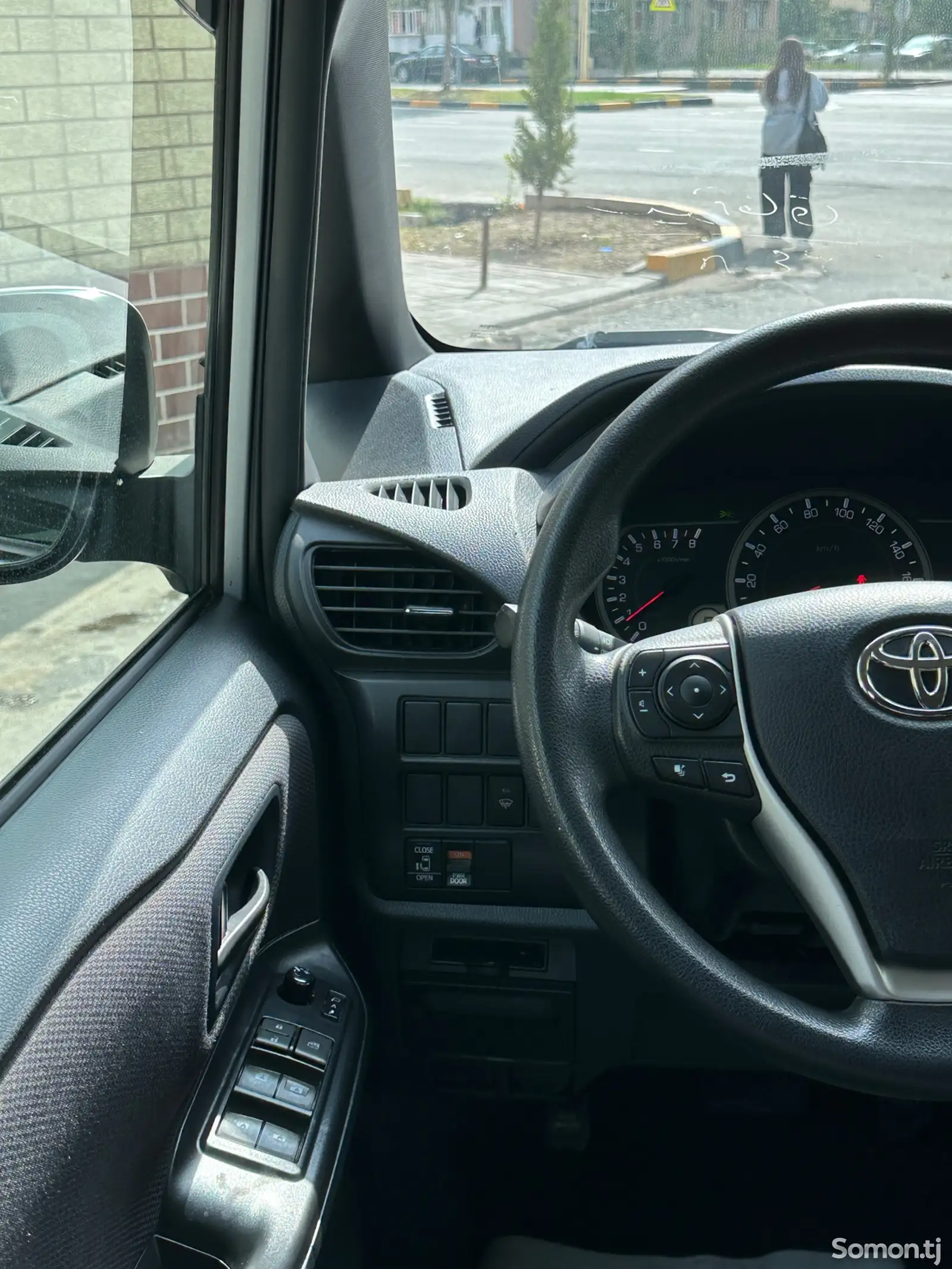 Toyota Voxy, 2014-13