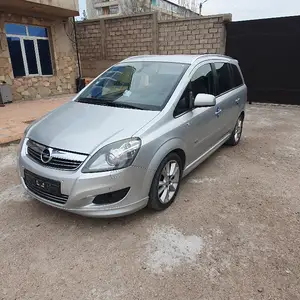 Opel Zafira, 2010