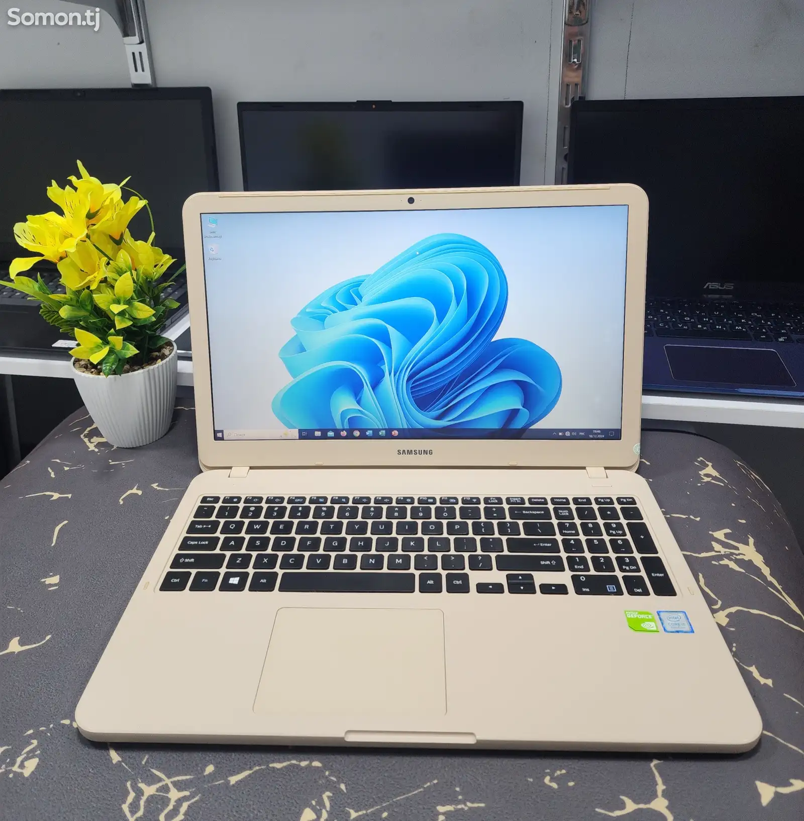 Ноутбук Samsung core i5-8250U-1