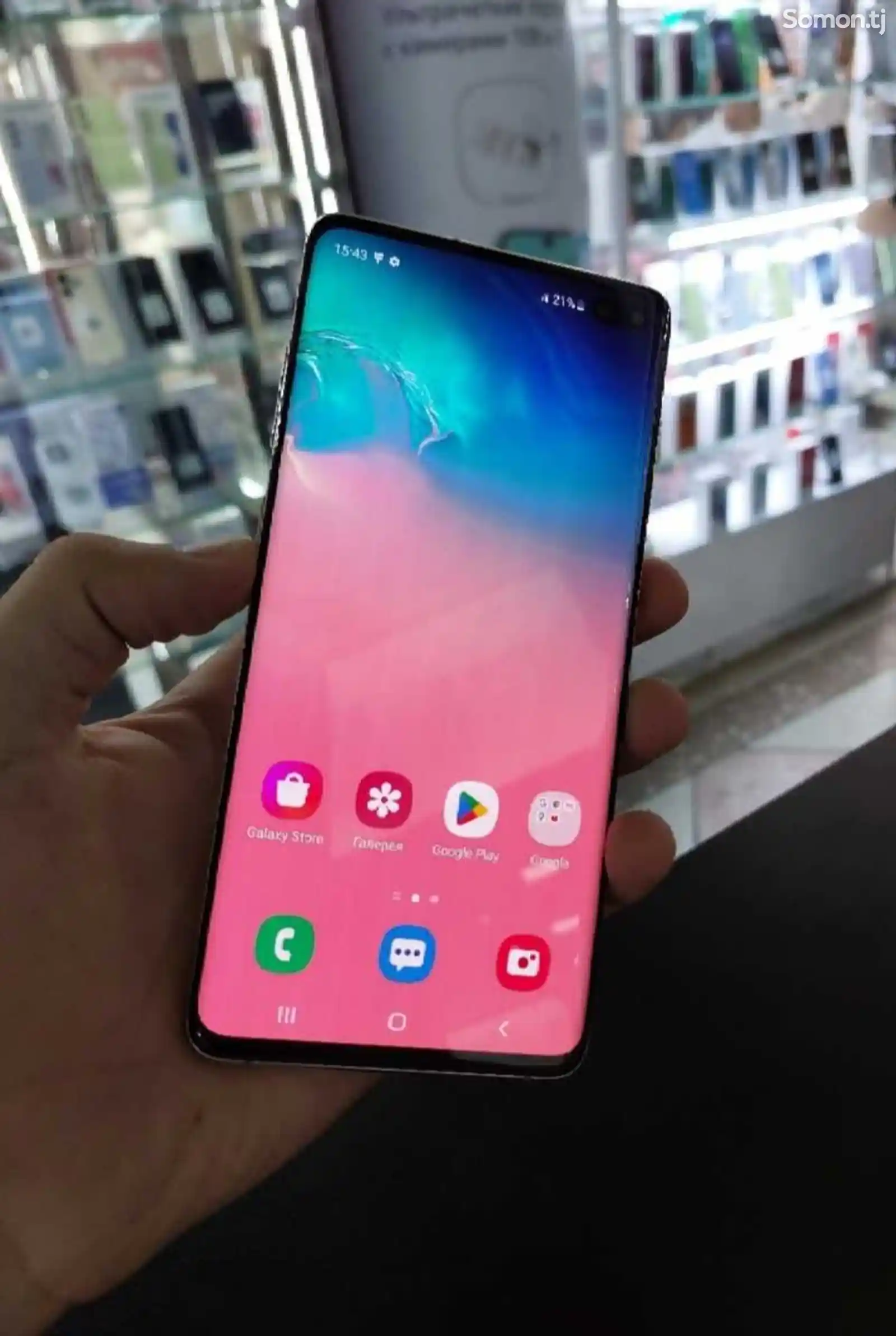 Samsung Galaxy S10 Plus-1