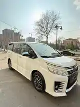 Toyota Voxy, 2015-4