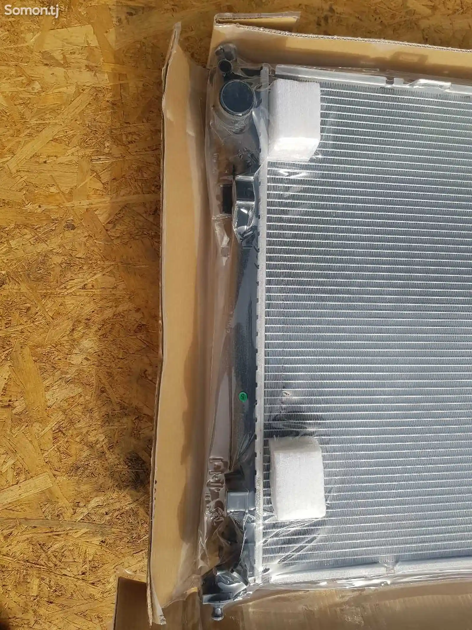 Радиатор охлаждения двигателя на Mercedes Benz W166-3