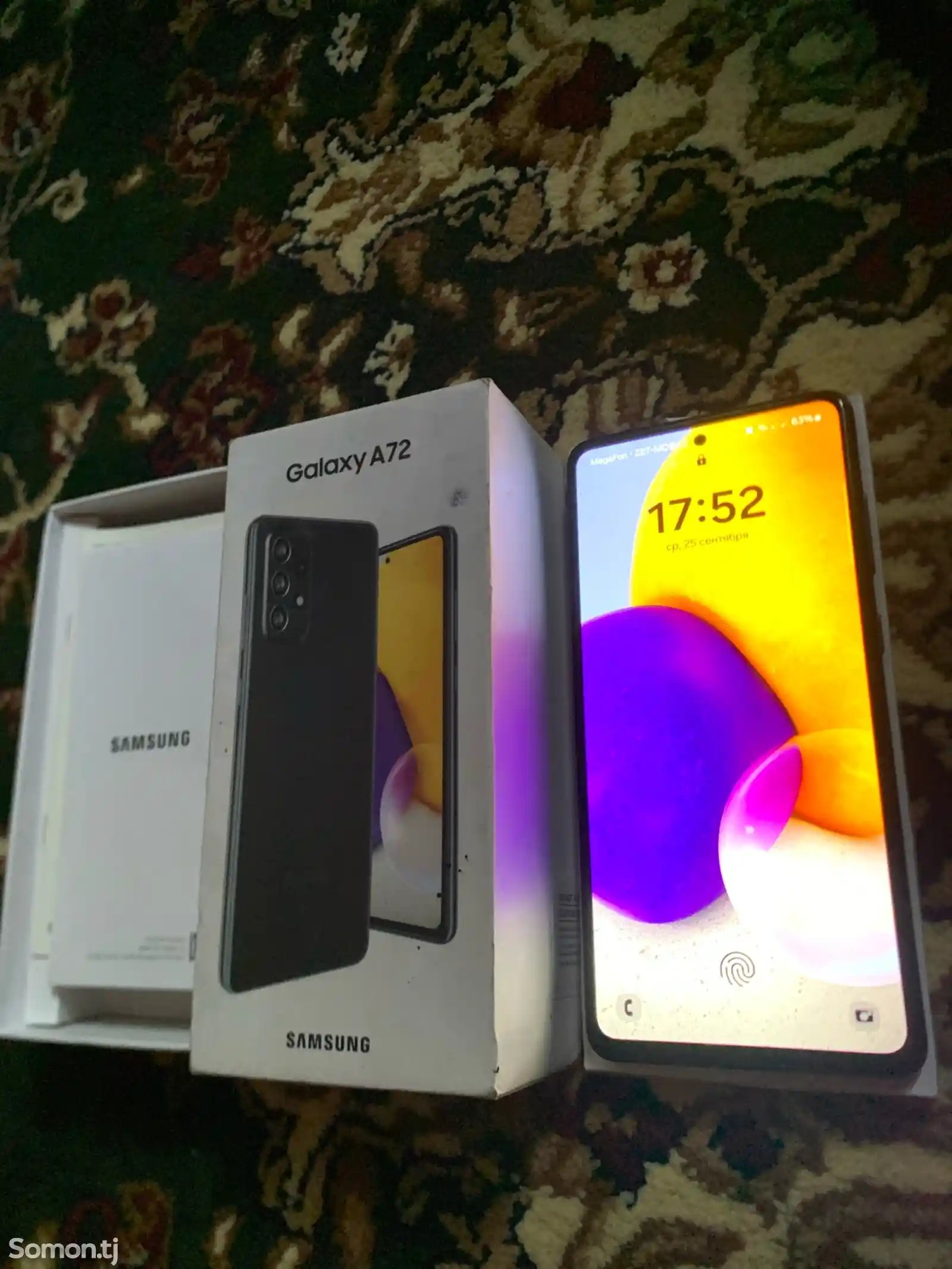 Samsung Galaxy A72-1