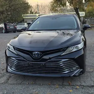 Toyota Camry, 2018