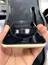 Apple iPhone Xr-3