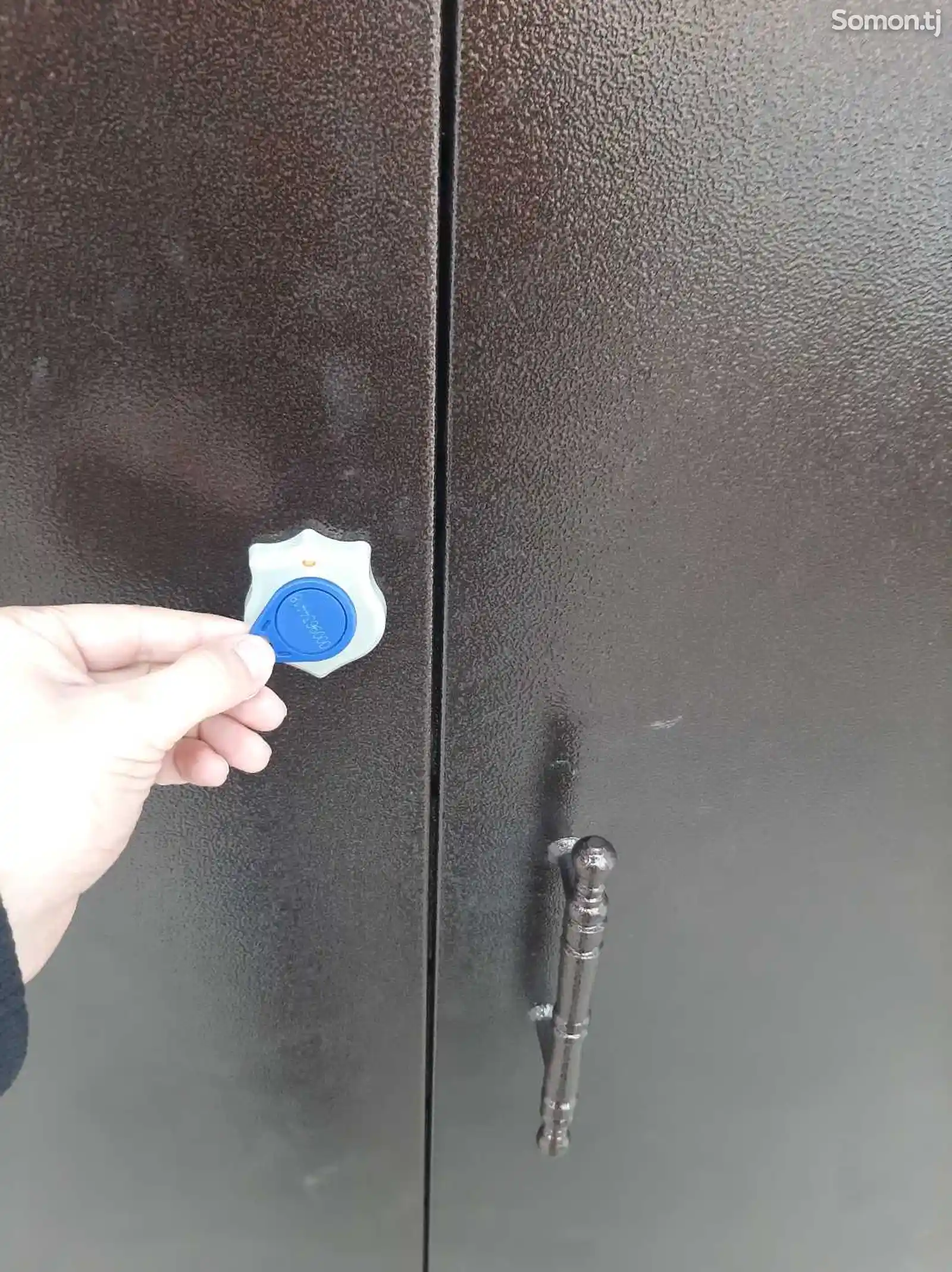 Железная дверь с чипом-2