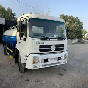 Водовоз Dongfeng 12 тонна