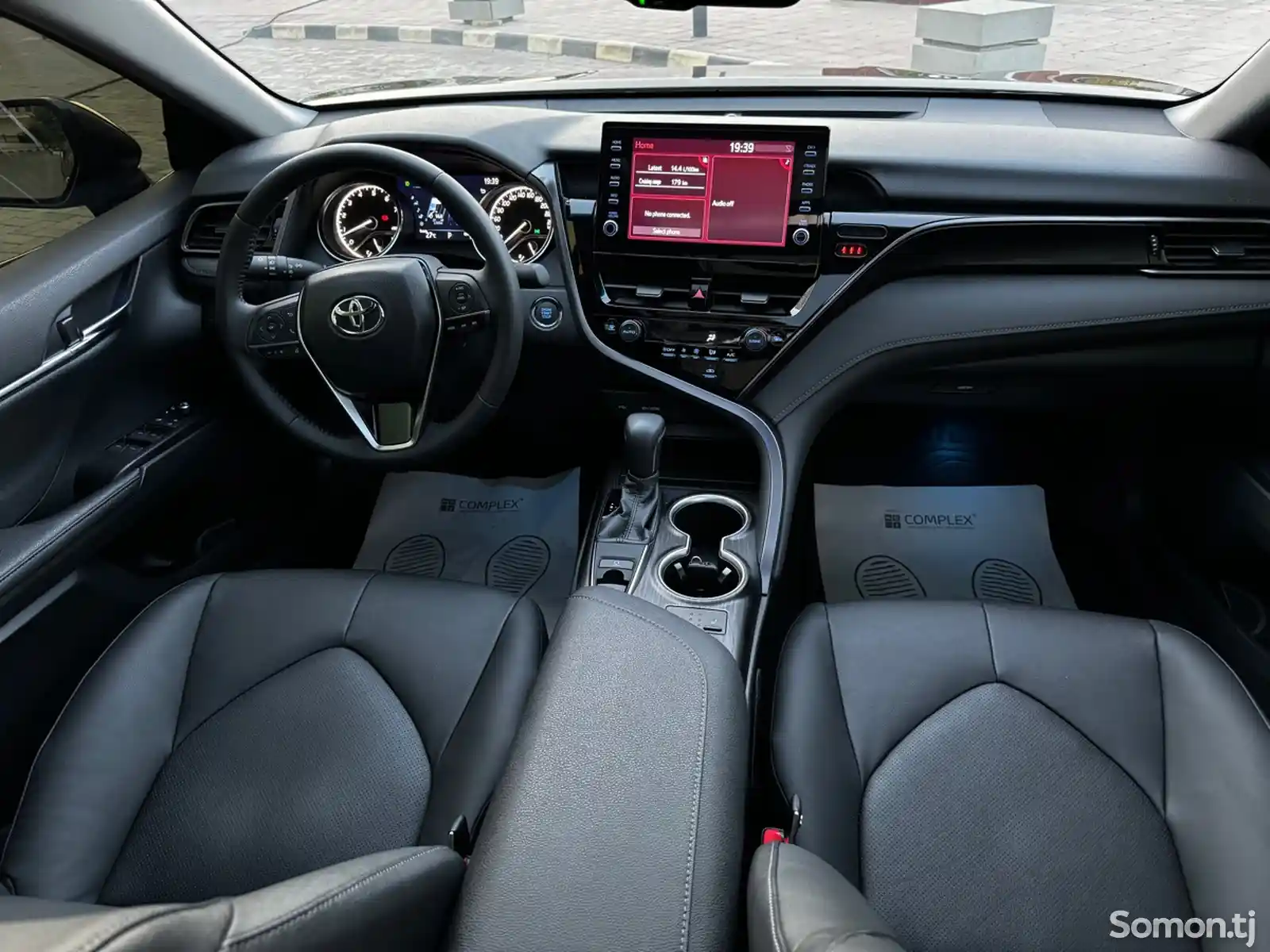 Toyota Camry, 2024-10