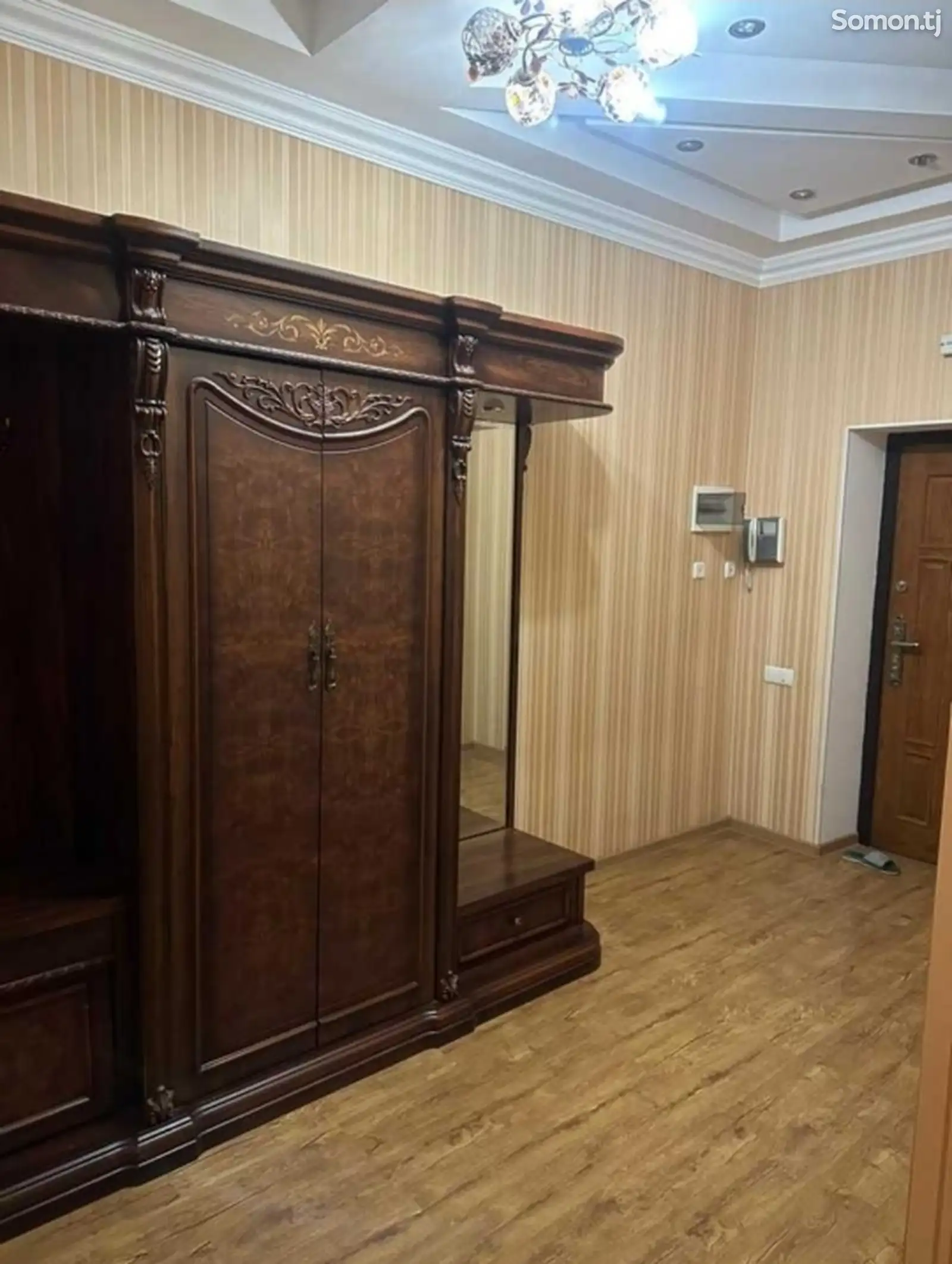 3-комн. квартира, 6 этаж, 132м², И.Сомони-1