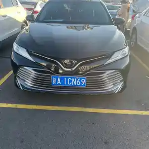 Toyota Camry, 2019