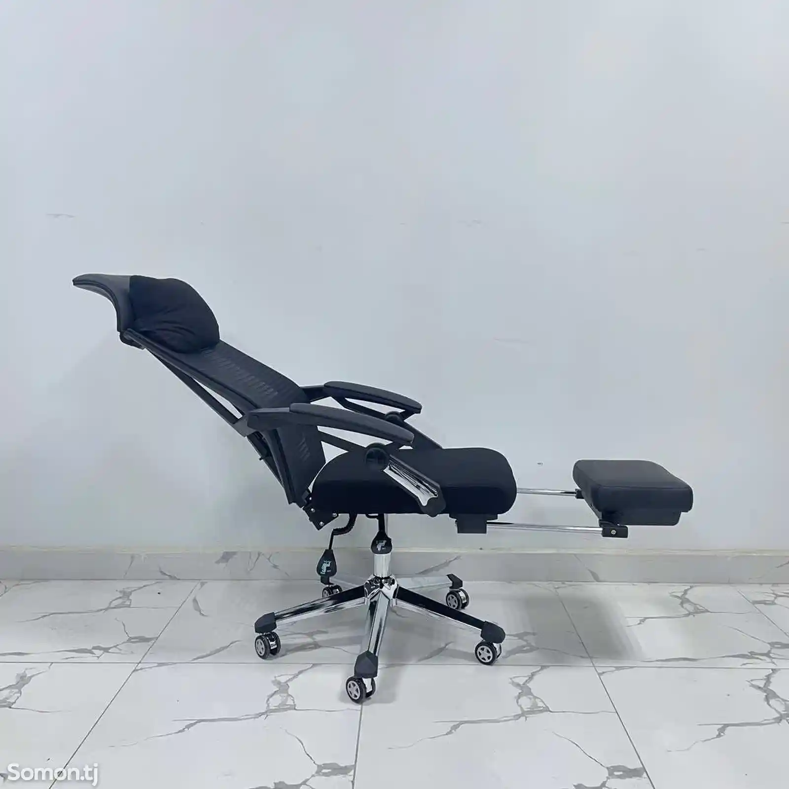 Солидное кресло-4
