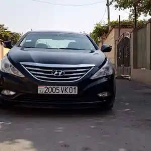 Hyundai Sonata, 2010