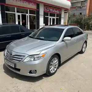 Toyota Camry, 2011