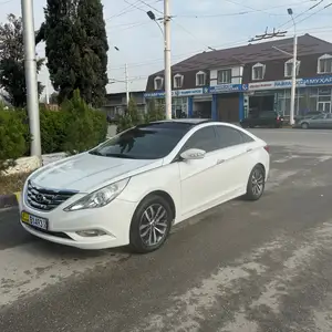 Hyundai Sonata, 2011