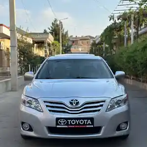 Toyota Camry, 2011