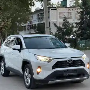 Toyota RAV 4, 2021