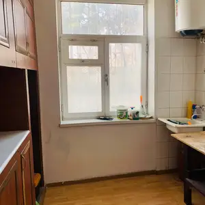 3-комн. квартира, 1 этаж, 68 м², Парки Айни