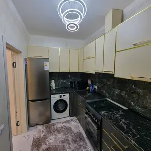 2-комн. квартира, 10 этаж, 63 м², Екут