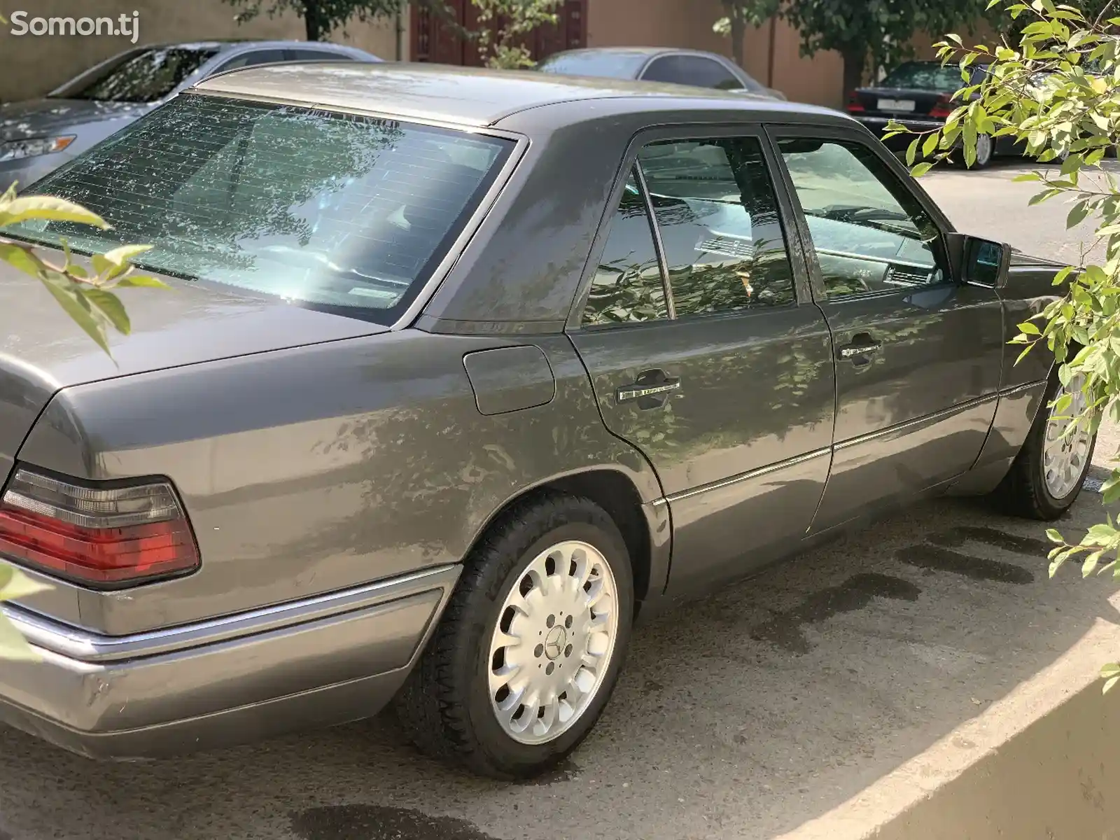 Mercedes-Benz W124, 1995-6