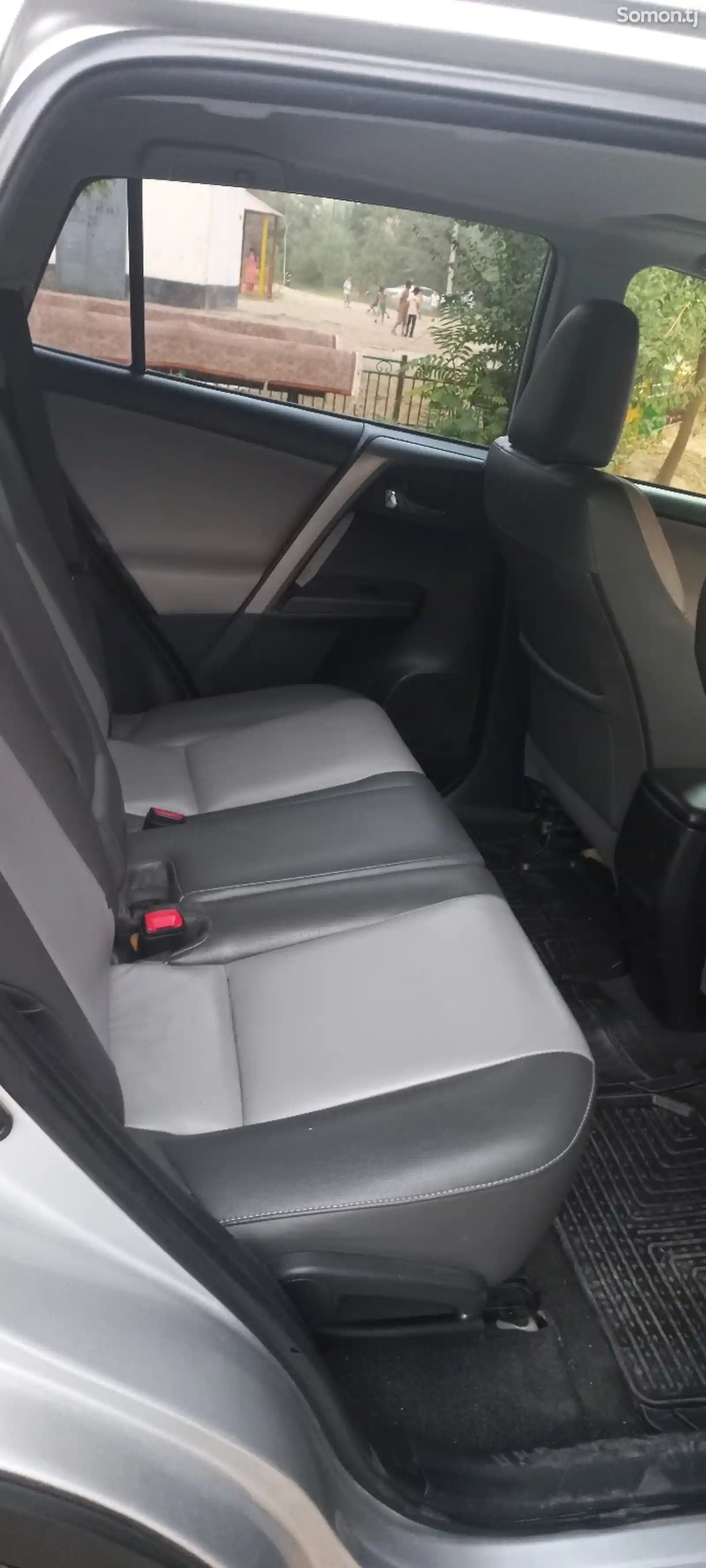 Toyota RAV 4, 2015-9