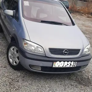 Opel Zafira, 2001