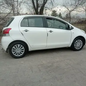 Toyota Vitz, 2011