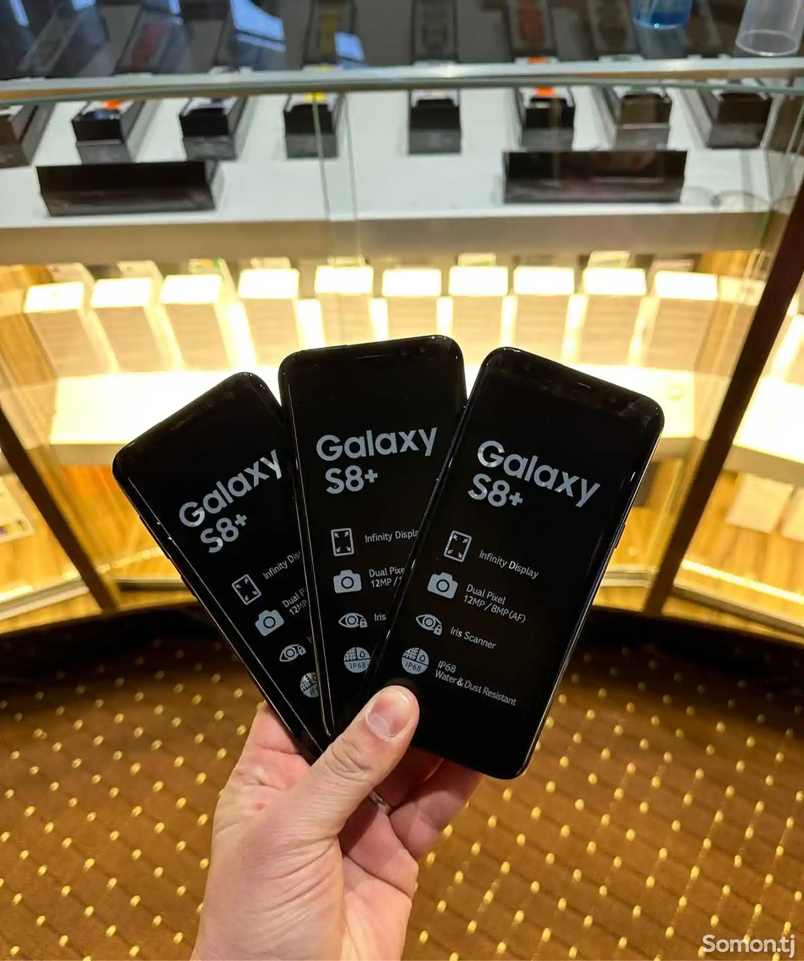 Samsung Galaxy S8 Plus-4