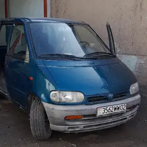 Nissan Serena, 1996