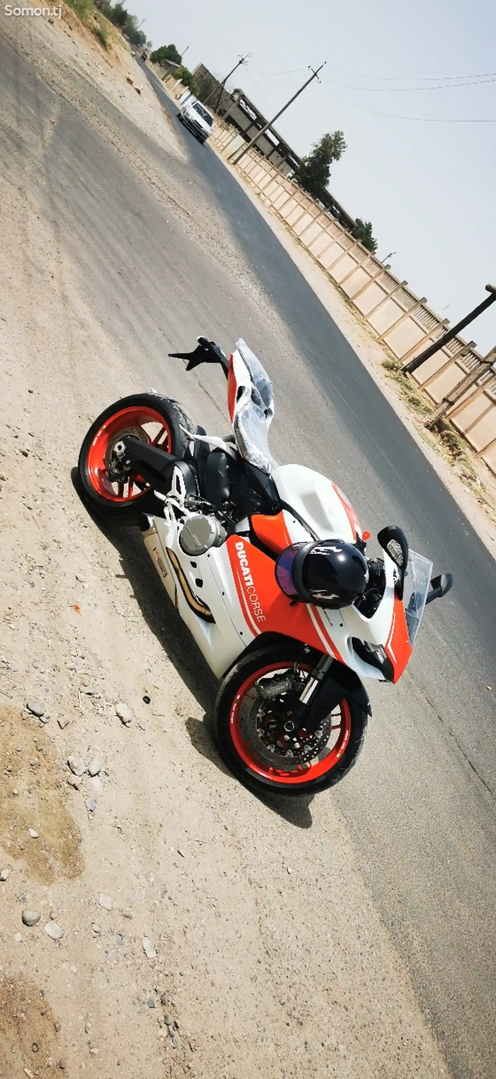 Мотоцикл Ducati-3