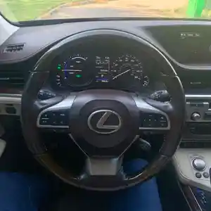 Lexus ES series, 2016