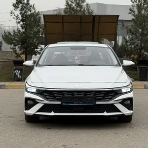 Hyundai Elantra, 2024