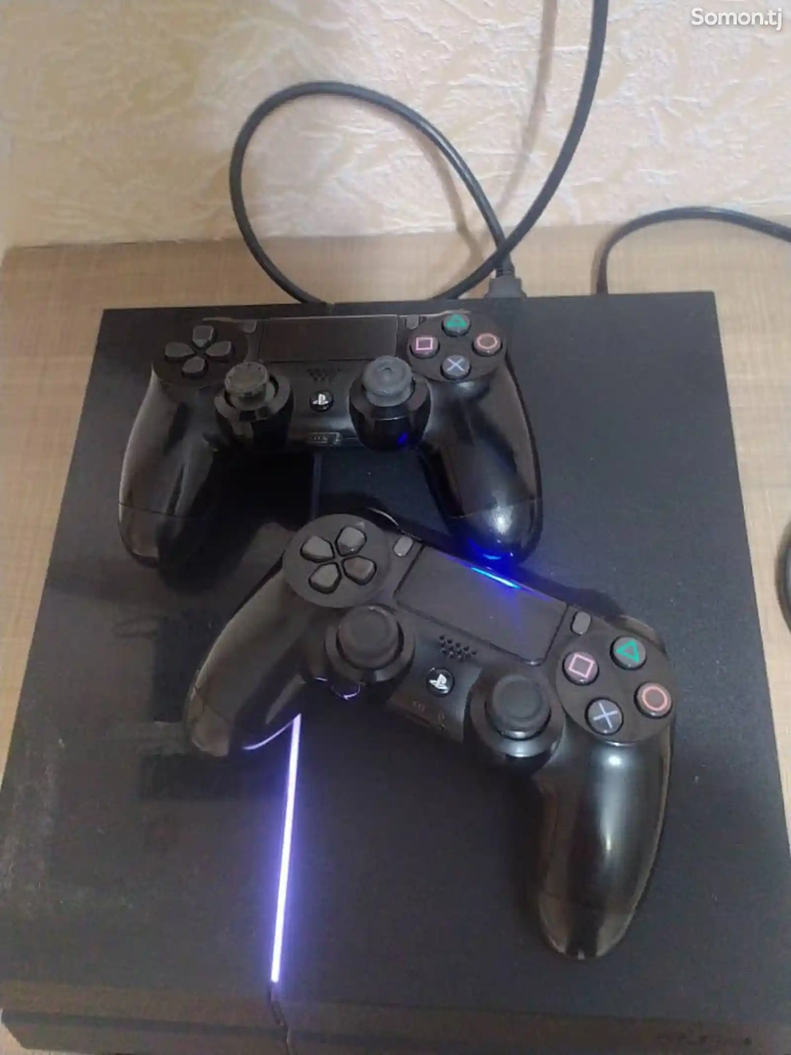 Игровая приставка Sony PlayStation 4-1